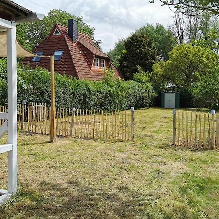 Ferienglueck An Der Nordsee Buche Deine Erdgeschoss-Ferienwohnung Mit Kamin Terrasse Und Eingezaeuntem Garten Fuer Unvergessliche Auszeiten Altfunnixsiel Exteriér fotografie