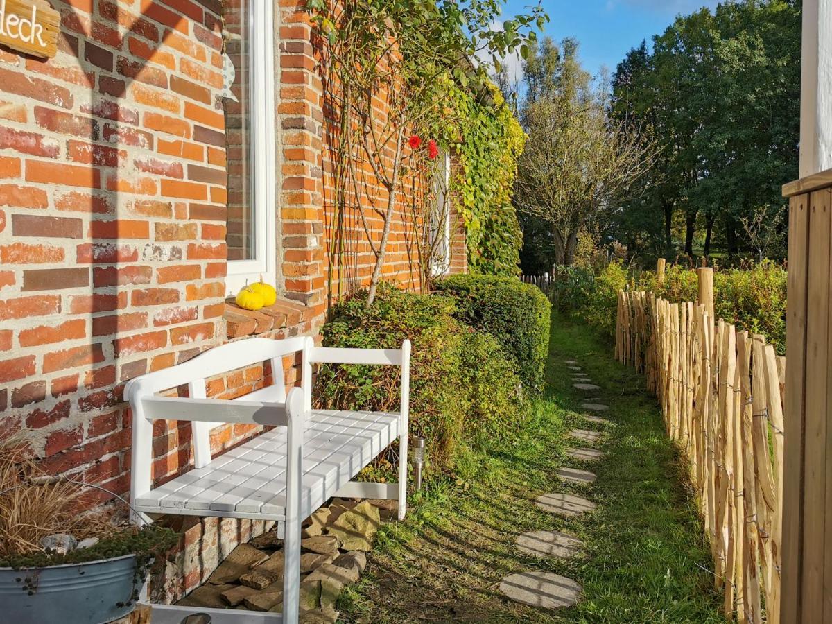 Ferienglueck An Der Nordsee Buche Deine Erdgeschoss-Ferienwohnung Mit Kamin Terrasse Und Eingezaeuntem Garten Fuer Unvergessliche Auszeiten Altfunnixsiel Exteriér fotografie