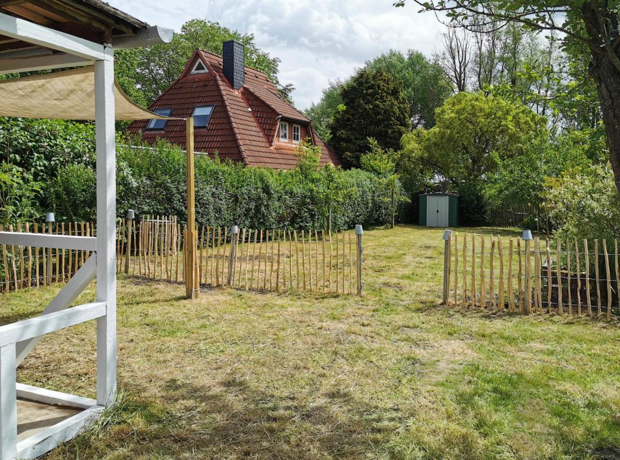 Ferienglueck An Der Nordsee Buche Deine Erdgeschoss-Ferienwohnung Mit Kamin Terrasse Und Eingezaeuntem Garten Fuer Unvergessliche Auszeiten Altfunnixsiel Exteriér fotografie