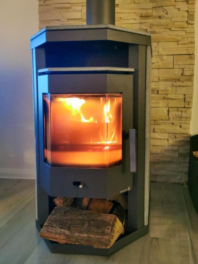 Ferienglueck An Der Nordsee Buche Deine Erdgeschoss-Ferienwohnung Mit Kamin Terrasse Und Eingezaeuntem Garten Fuer Unvergessliche Auszeiten Altfunnixsiel Exteriér fotografie