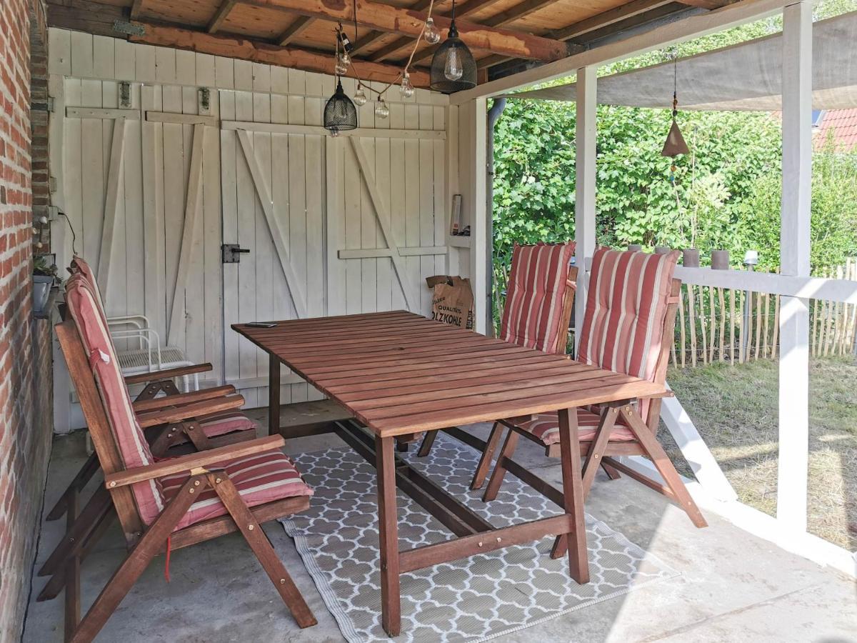 Ferienglueck An Der Nordsee Buche Deine Erdgeschoss-Ferienwohnung Mit Kamin Terrasse Und Eingezaeuntem Garten Fuer Unvergessliche Auszeiten Altfunnixsiel Exteriér fotografie